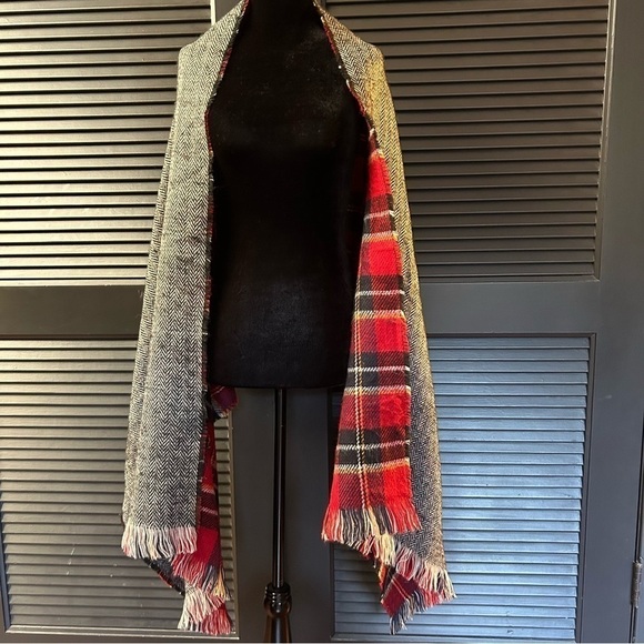 Perfect Winter Scarf! One Side is Red Plaid the Other Black & White Herringbone - Picture 4 of 16